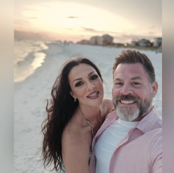 Meet your Posher, Joi - Picture 1 of 5